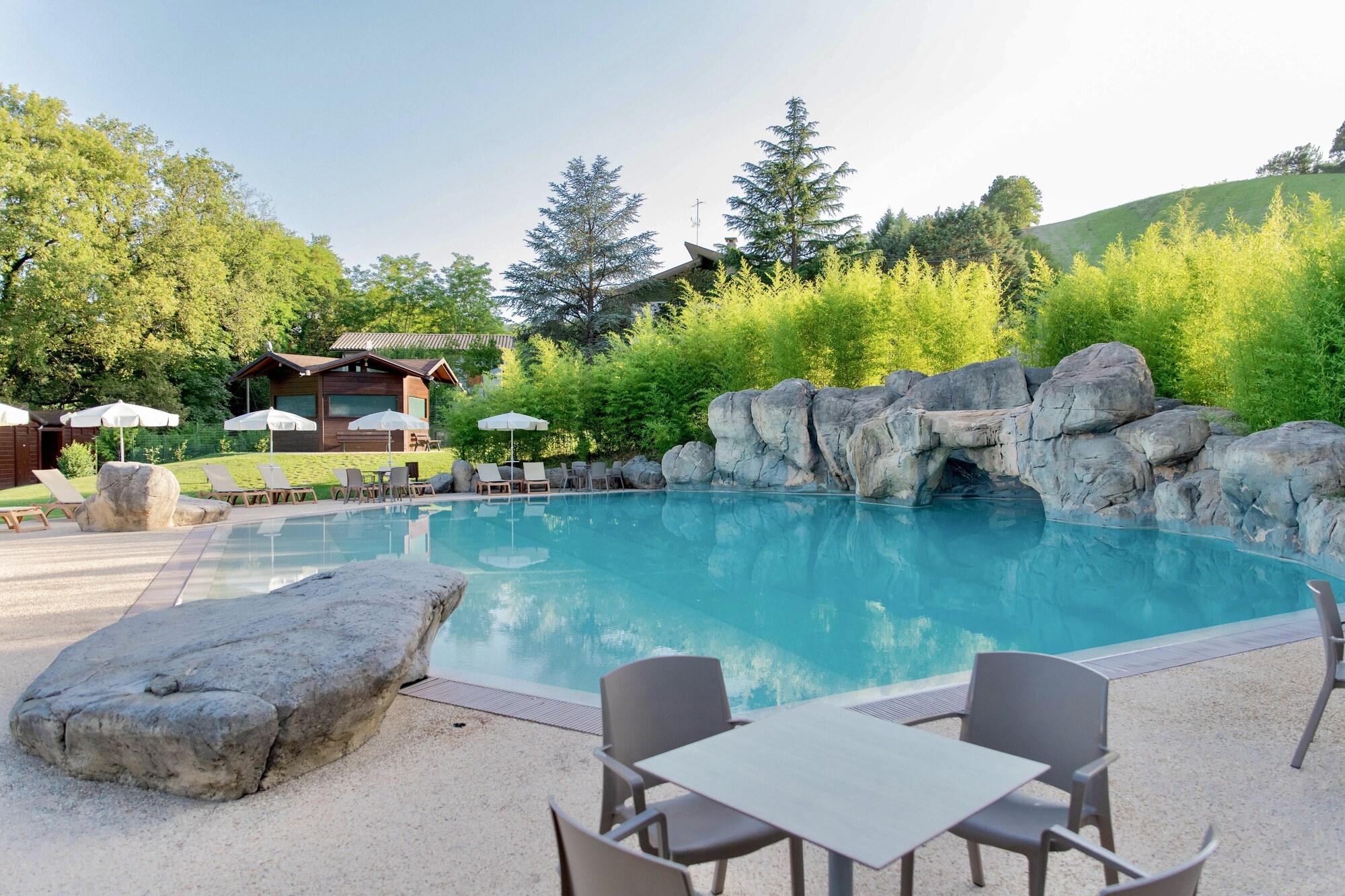 Vista Piscina Hotel Le Grotte