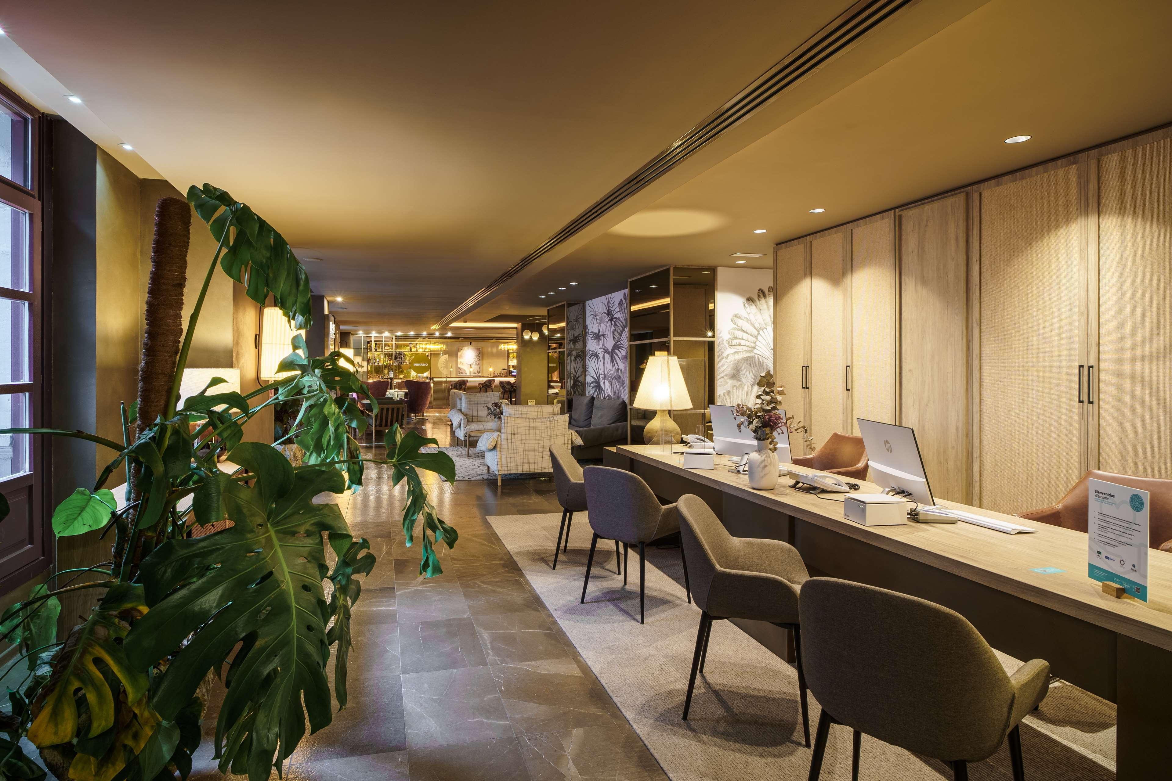 Vista Lobby Barceló Oviedo Cervantes