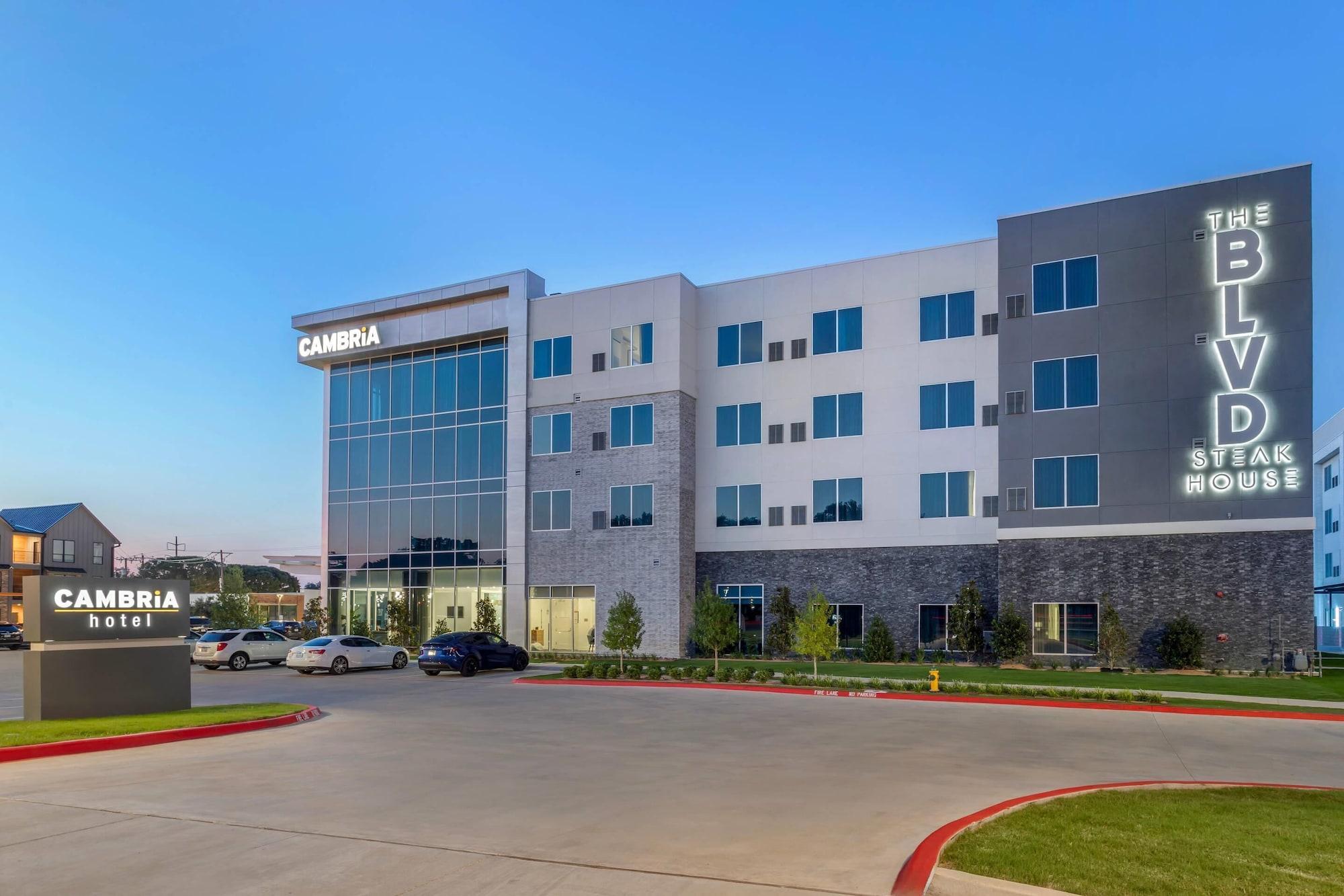 Vista Exterior Cambria Hotel Waco Univ Riverfront