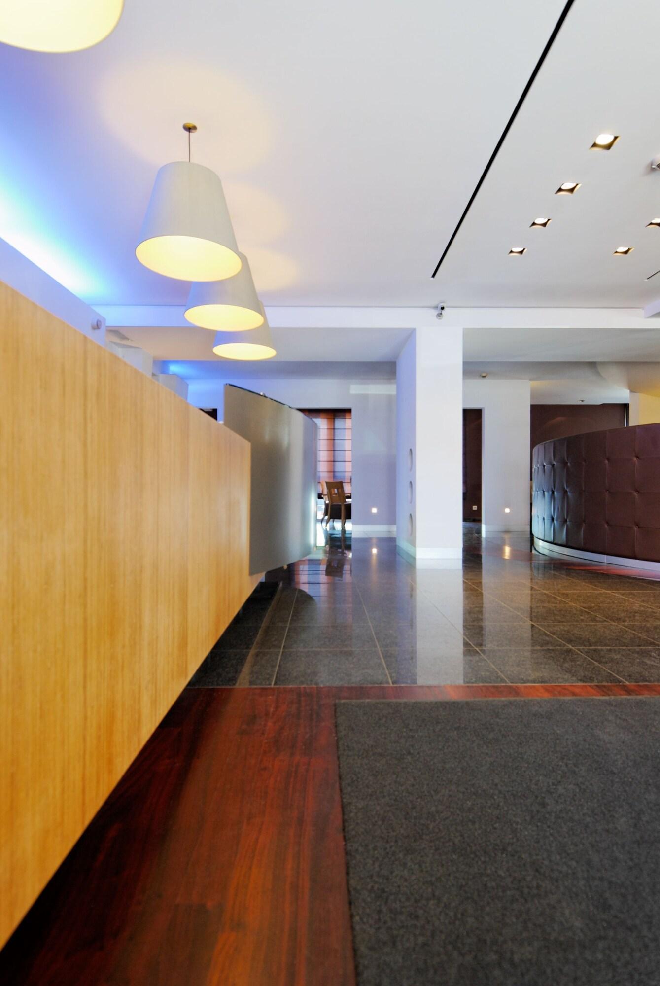 Vista Lobby Hotel ECU - Different Hotels