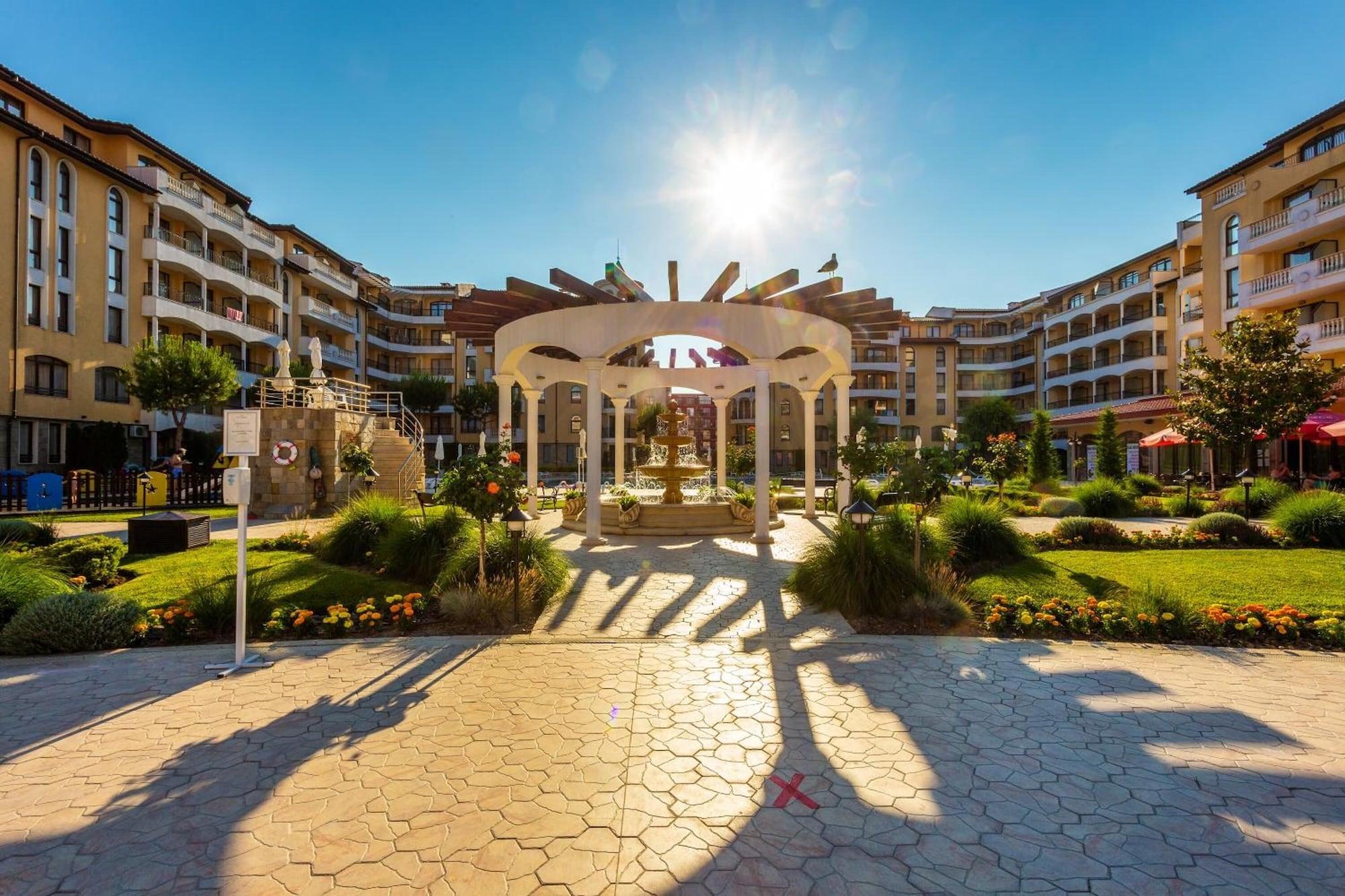 Vista Exterior Aparthotel Royal Sun