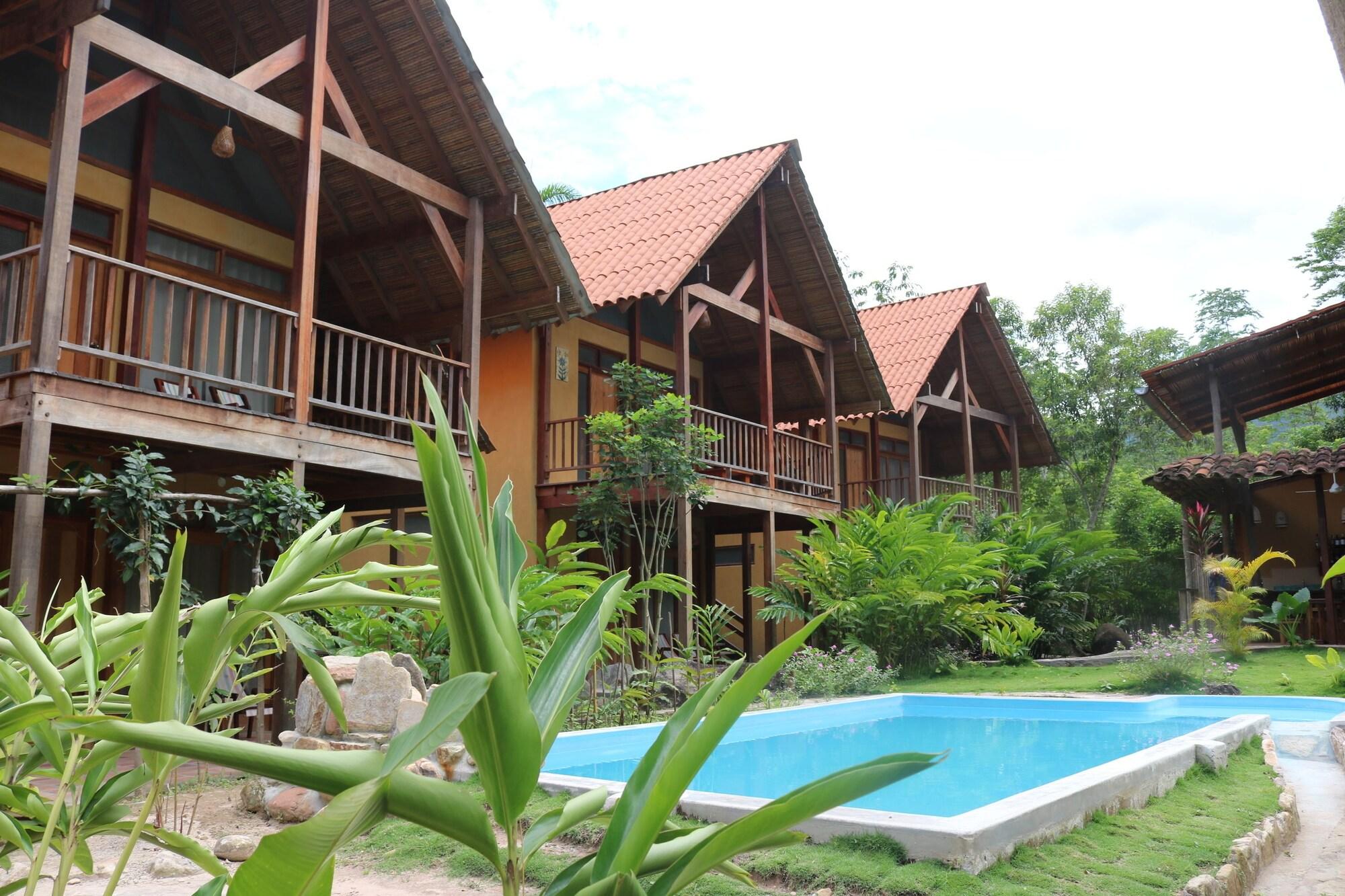 Varios Canto del Rio Lodge