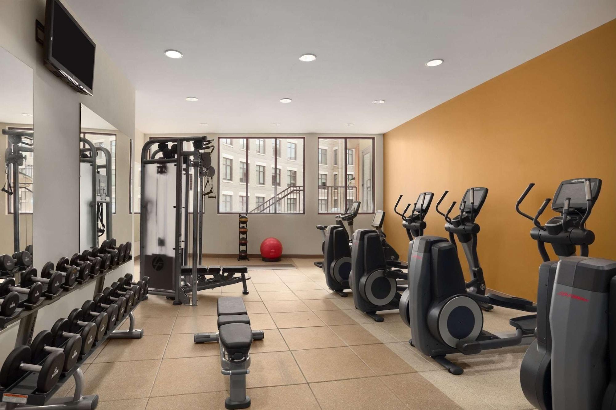 Gimnasio Embassy Suites by Hilton Alexandria Old Town