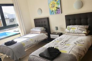 Alquiler Vacacional - Casa Barroni, Faro Park, private pool, 2 hot tubs, sea & mountain views