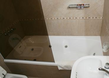 Baño Hotel Veramar