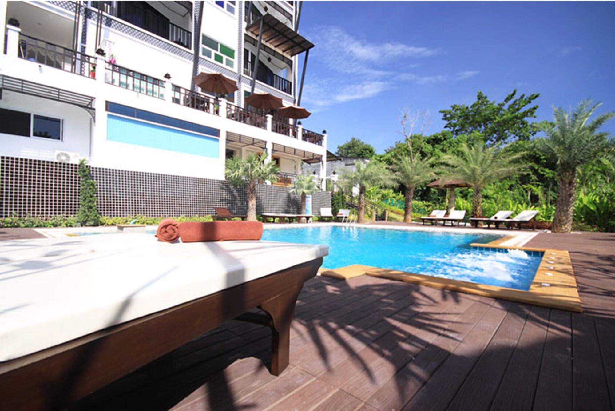 Vista Piscina Dee Andaman Hotel