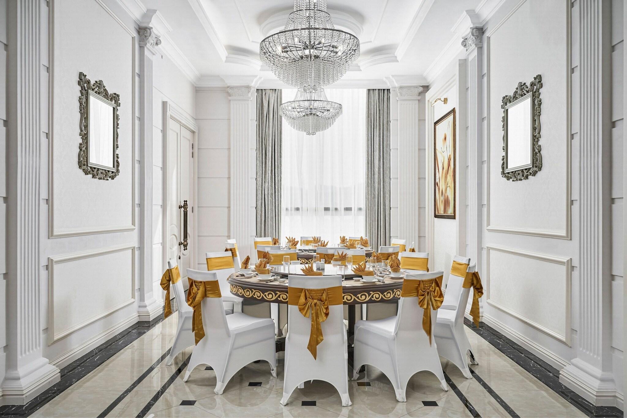 Restaurant Four Points by Sheraton Lang Son