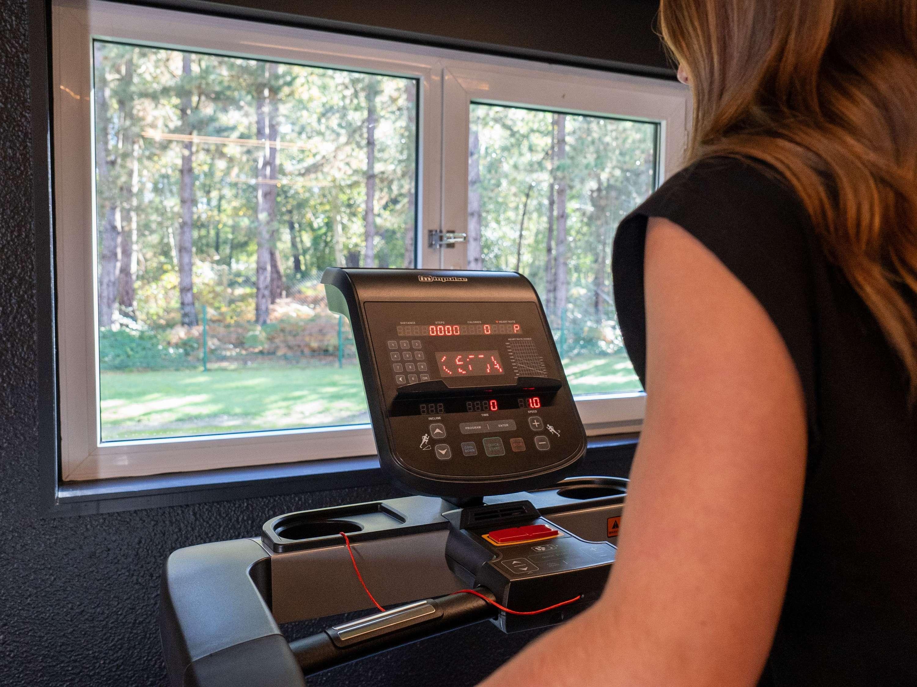 Gimnasio Novotel Rouen Sud Zenith Parc Expo