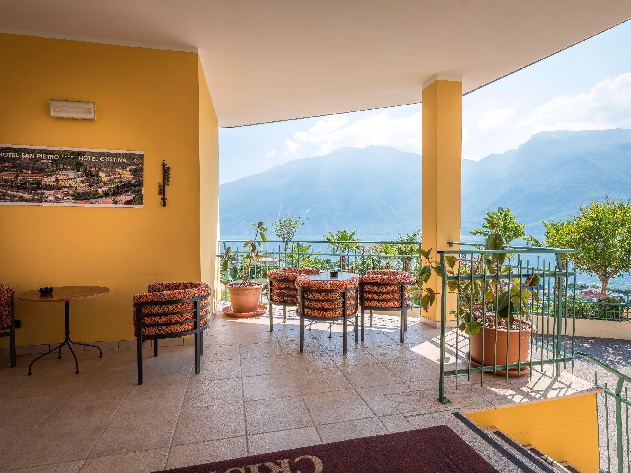 Vista Lobby Hotel Cristina