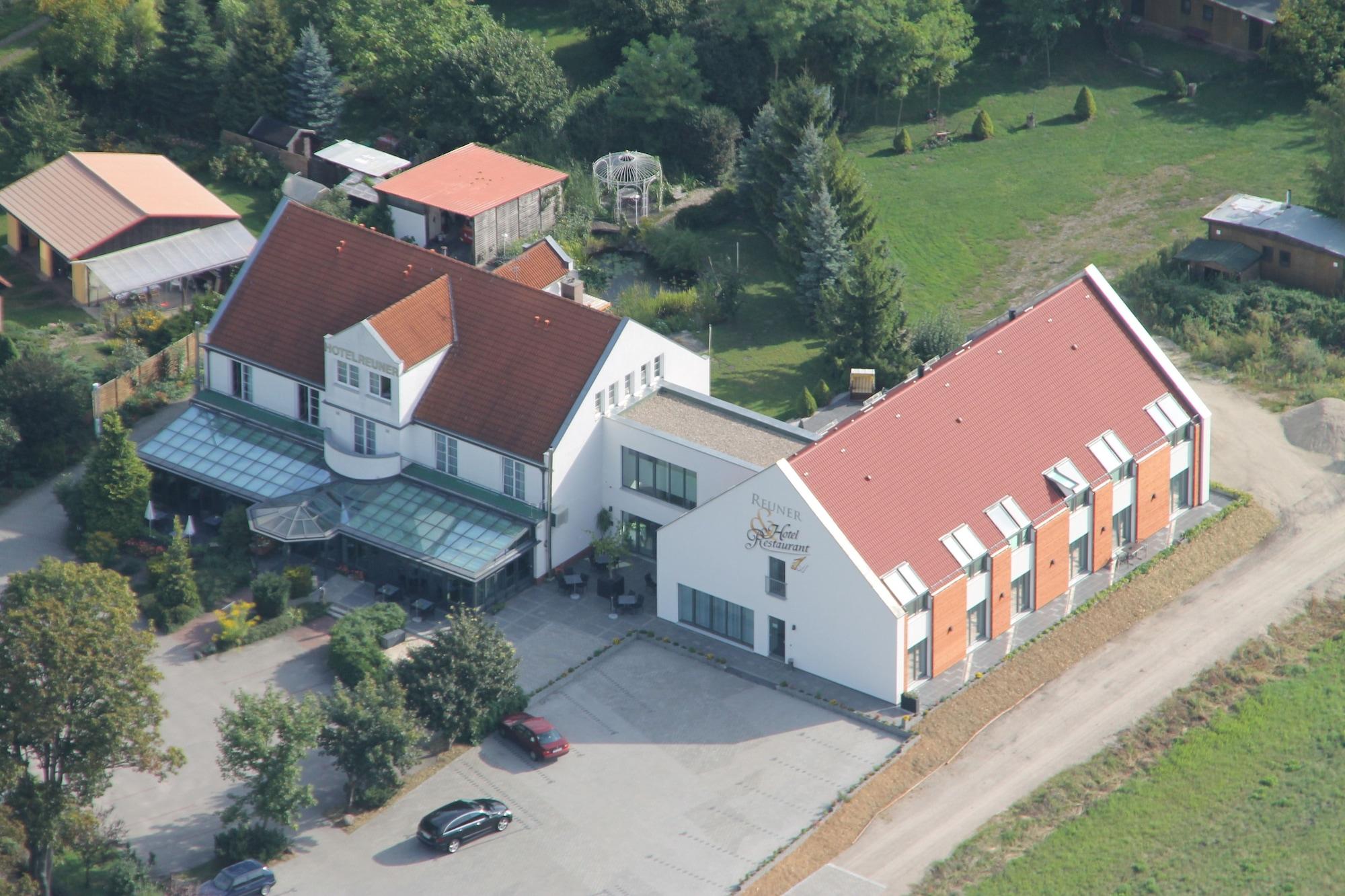 Varios Flair Hotel Reuner