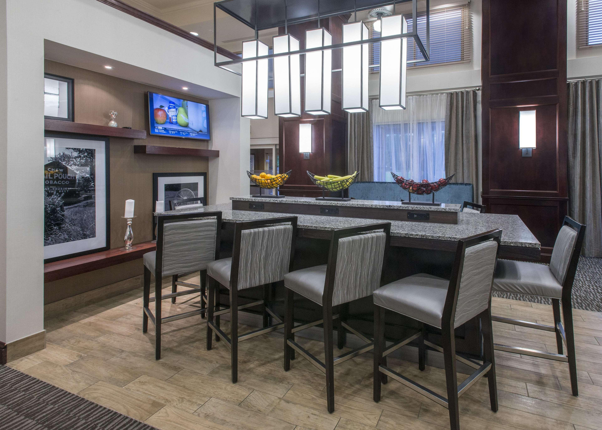 Vista Lobby Hampton Inn & Suites Jackson