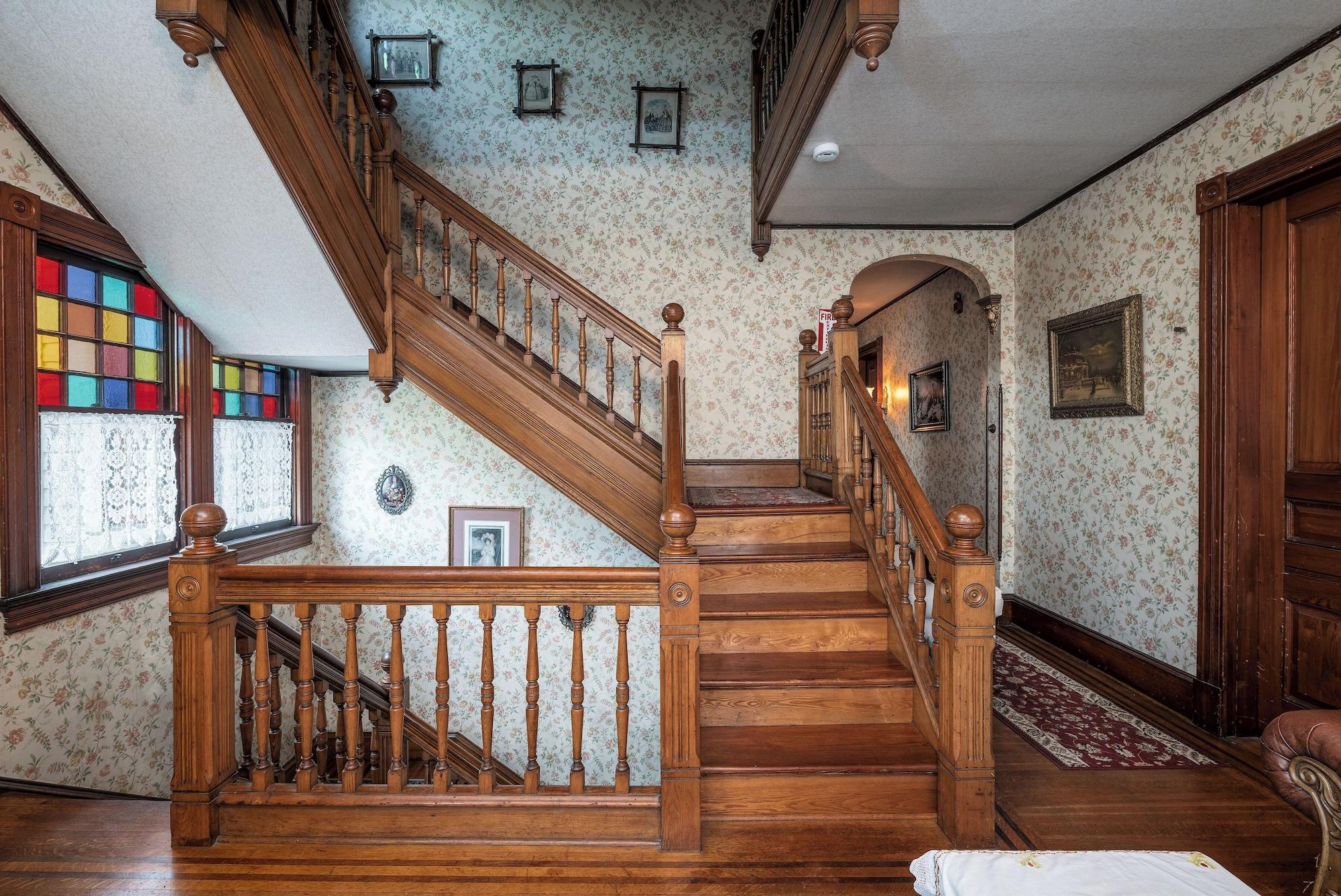 Varios Gillis Grier Bed & Breakfast