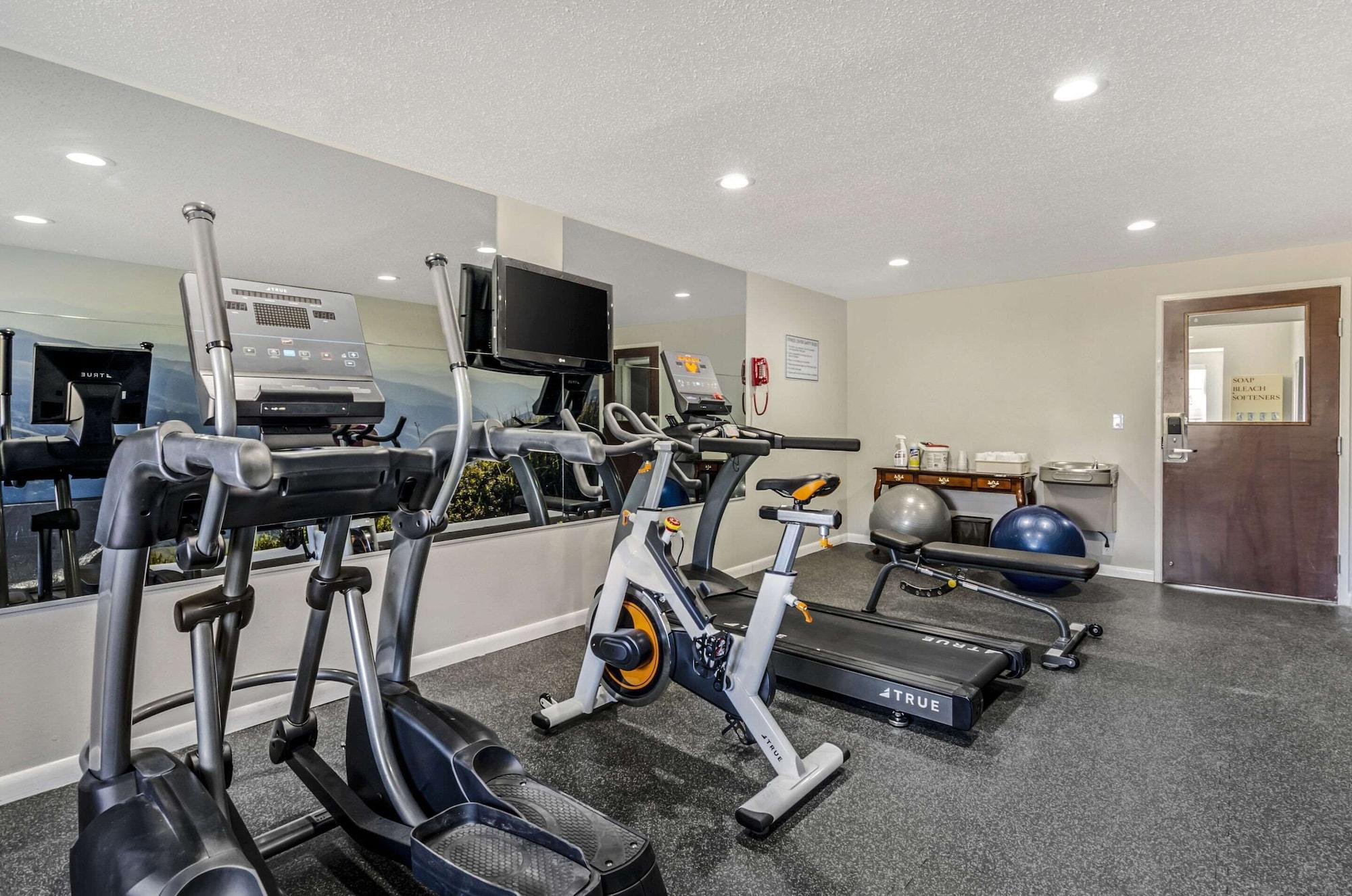 Gimnasio Clarion Pointe Staunton East