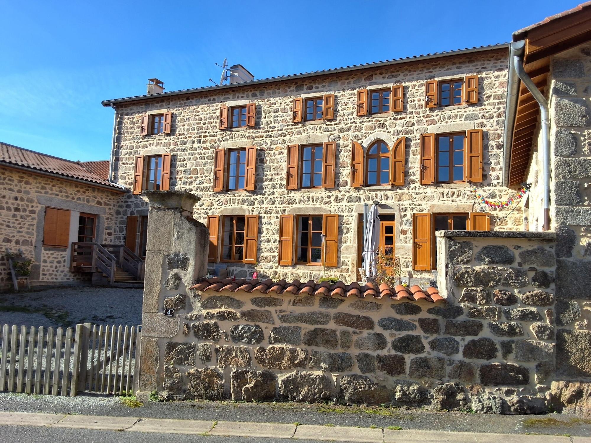 Varios L'Auberge de la Source