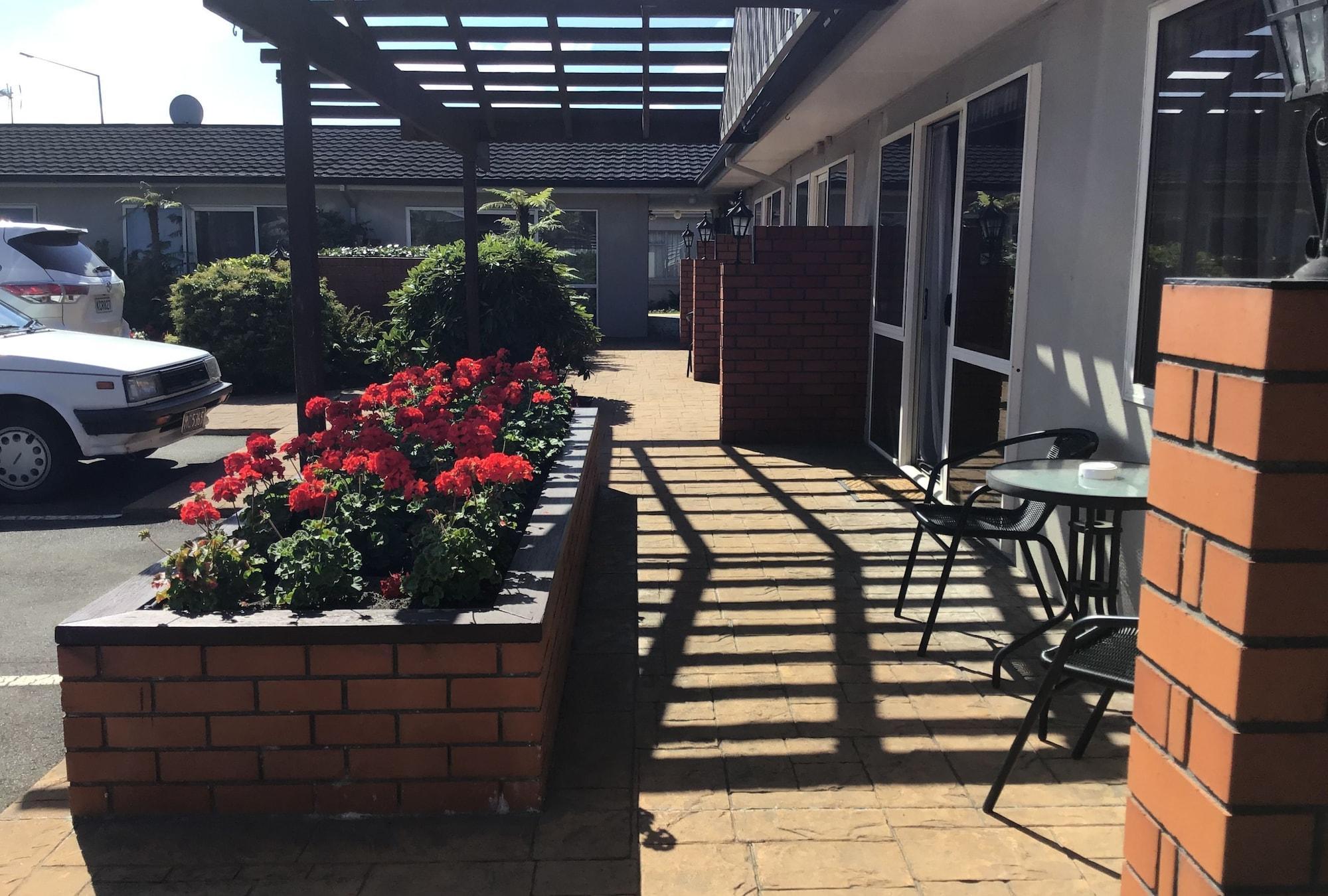 Varios Avon City Motel