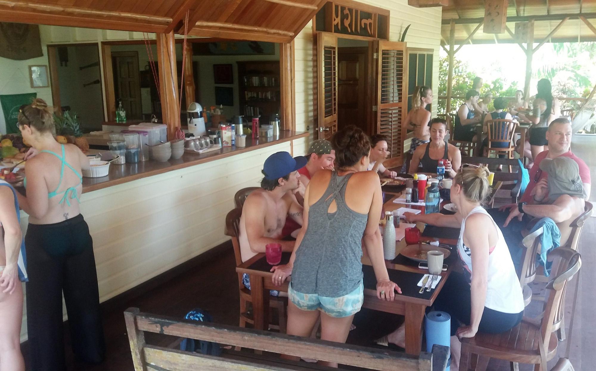 Restaurant Bluff Beach Retreat