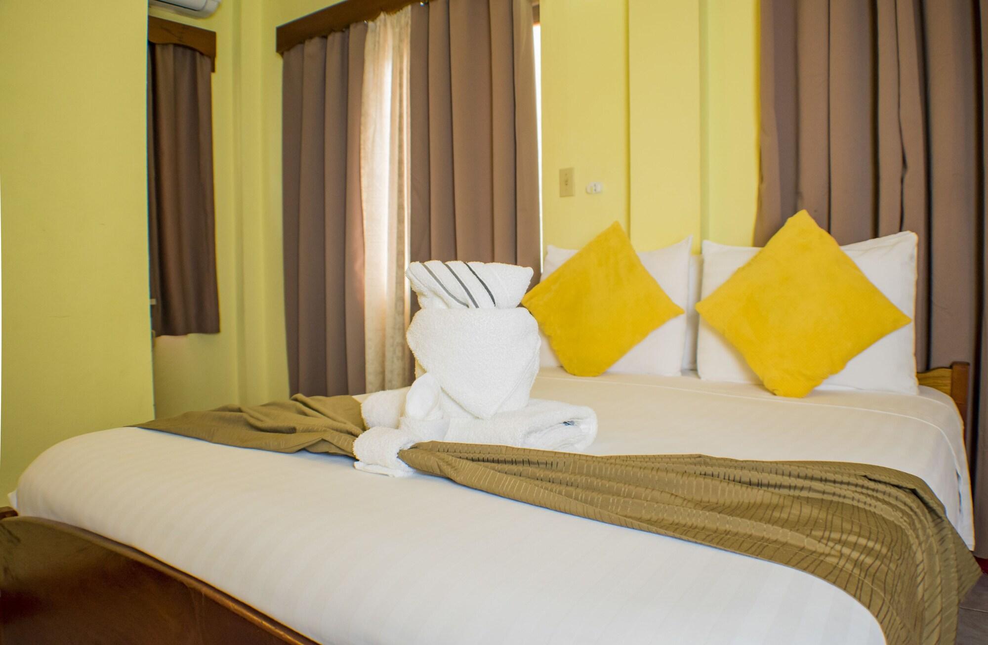 Varios Belcove Hotel