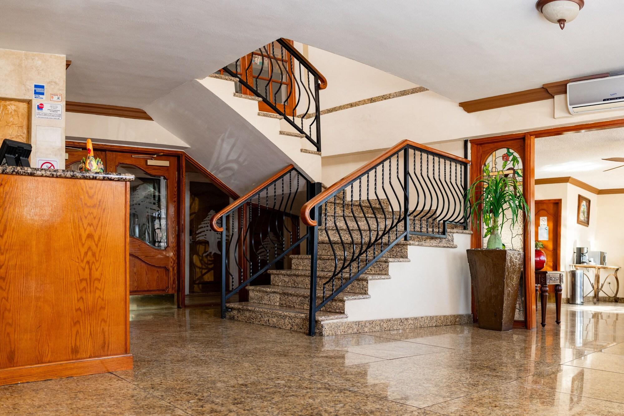 Vista Lobby Los Cedros Hotel Inn Ciudad Juárez