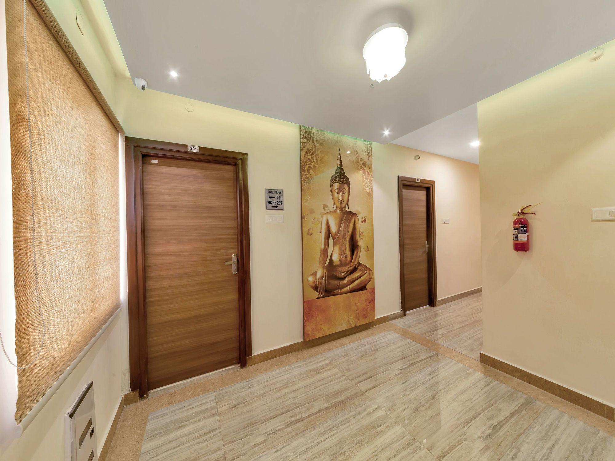 Varios OYO 12231 Sai Vihar