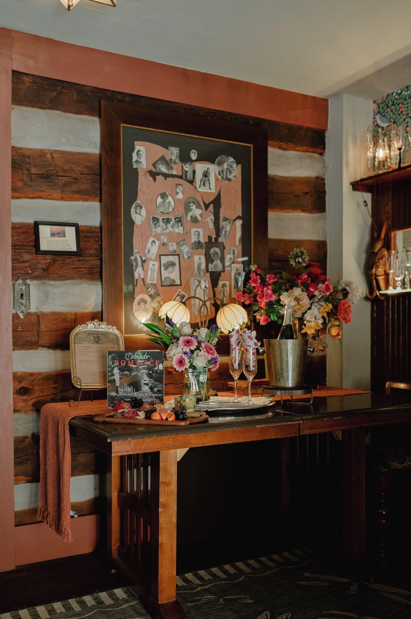 Vista Lobby Highland Haven Creekside Inn