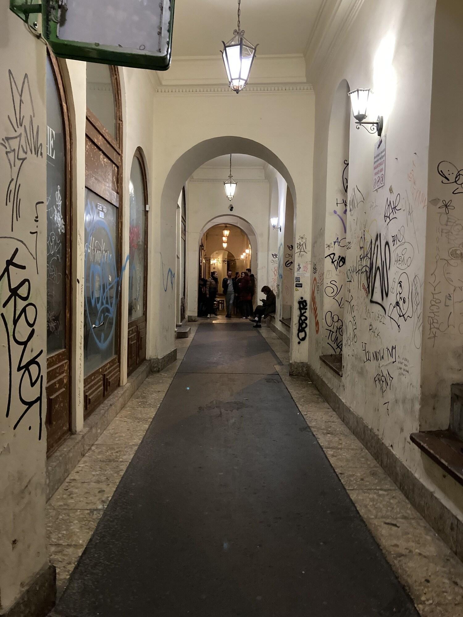 Varios Casa Nora Guest House