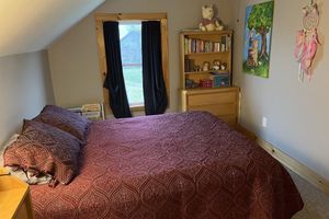 Alojamiento - Spacious farmhouse on 3+ acres. Pet and family friendly!