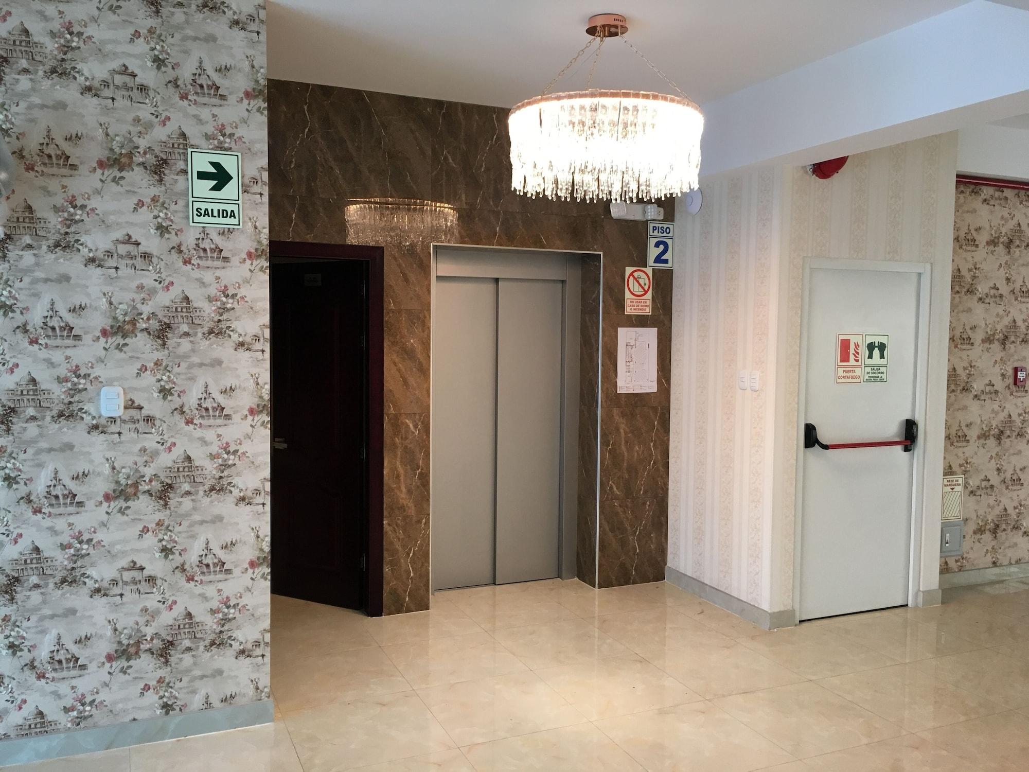 Comodidades del Alojamiento Lima Central Design Hotel Spa & Club