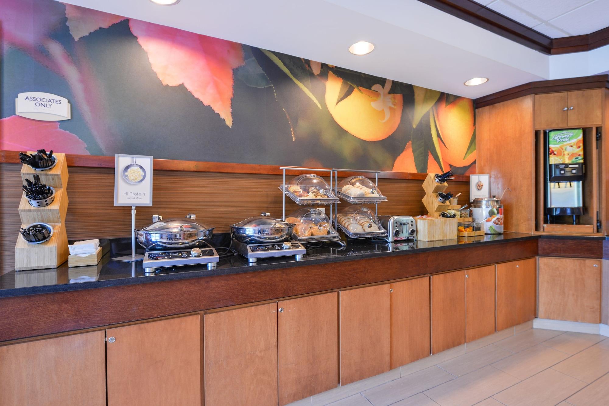 Restaurant Fairfield Inn & Suites by Marriott White Marsh