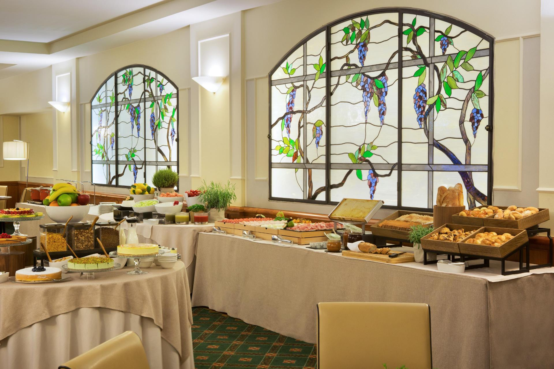 Restaurant Starhotels Business Palace
