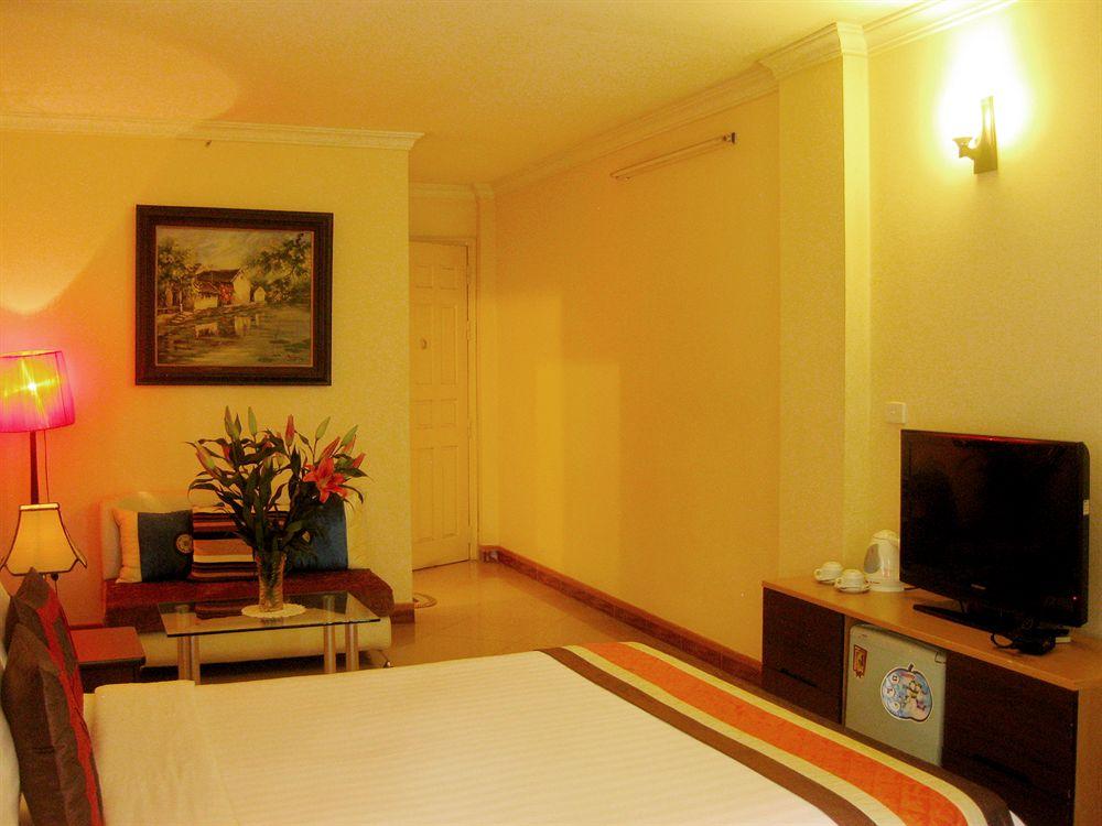 Heart Hotel by null