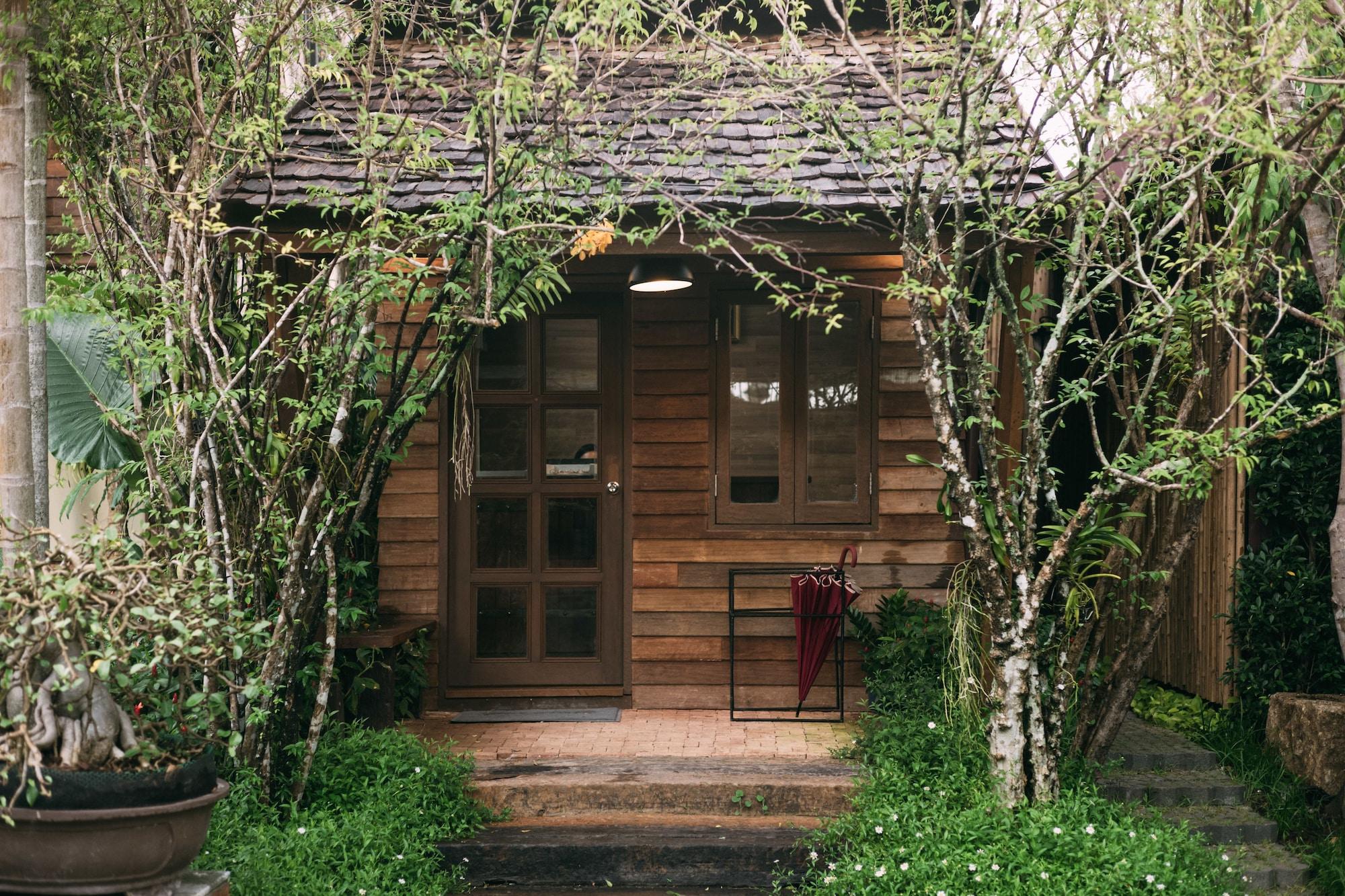 Vista Lobby Forest Pool Villas