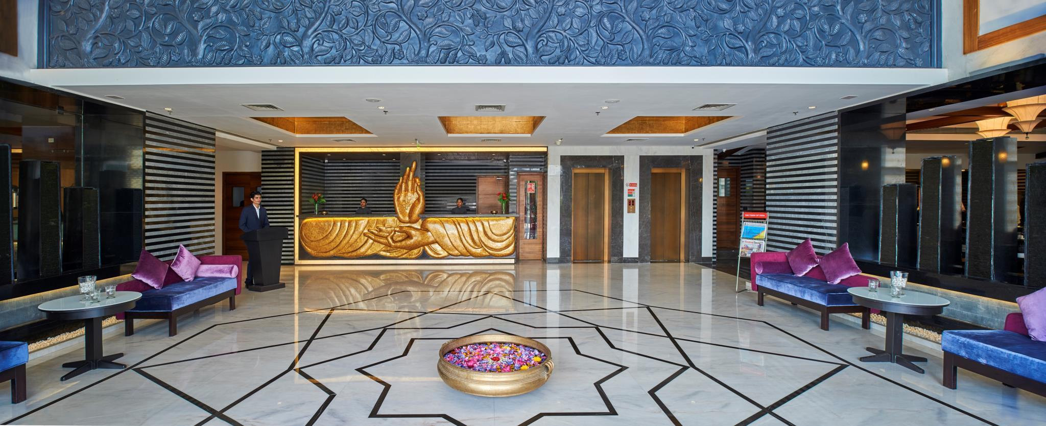 Vista Lobby Eskay Resorts by muza