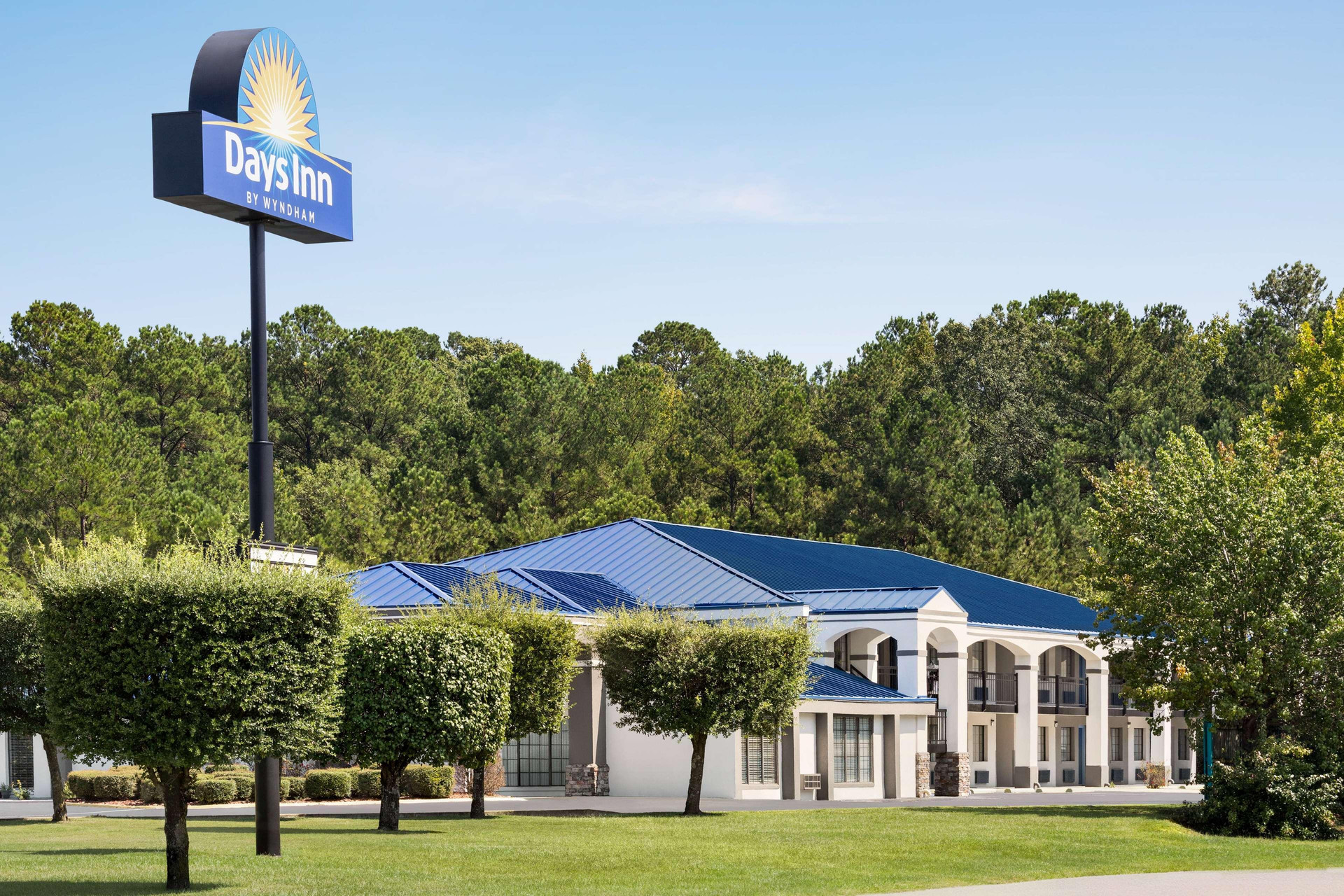 Vista Exterior Days Inn By Wyndham Fulton