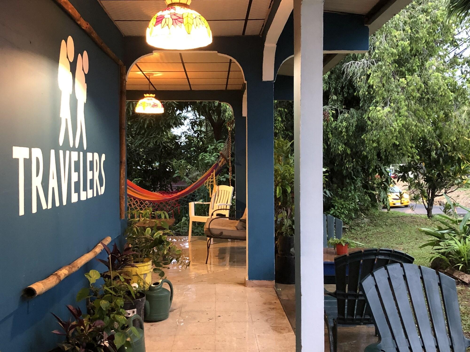 Vista Exterior Hostal Travelers