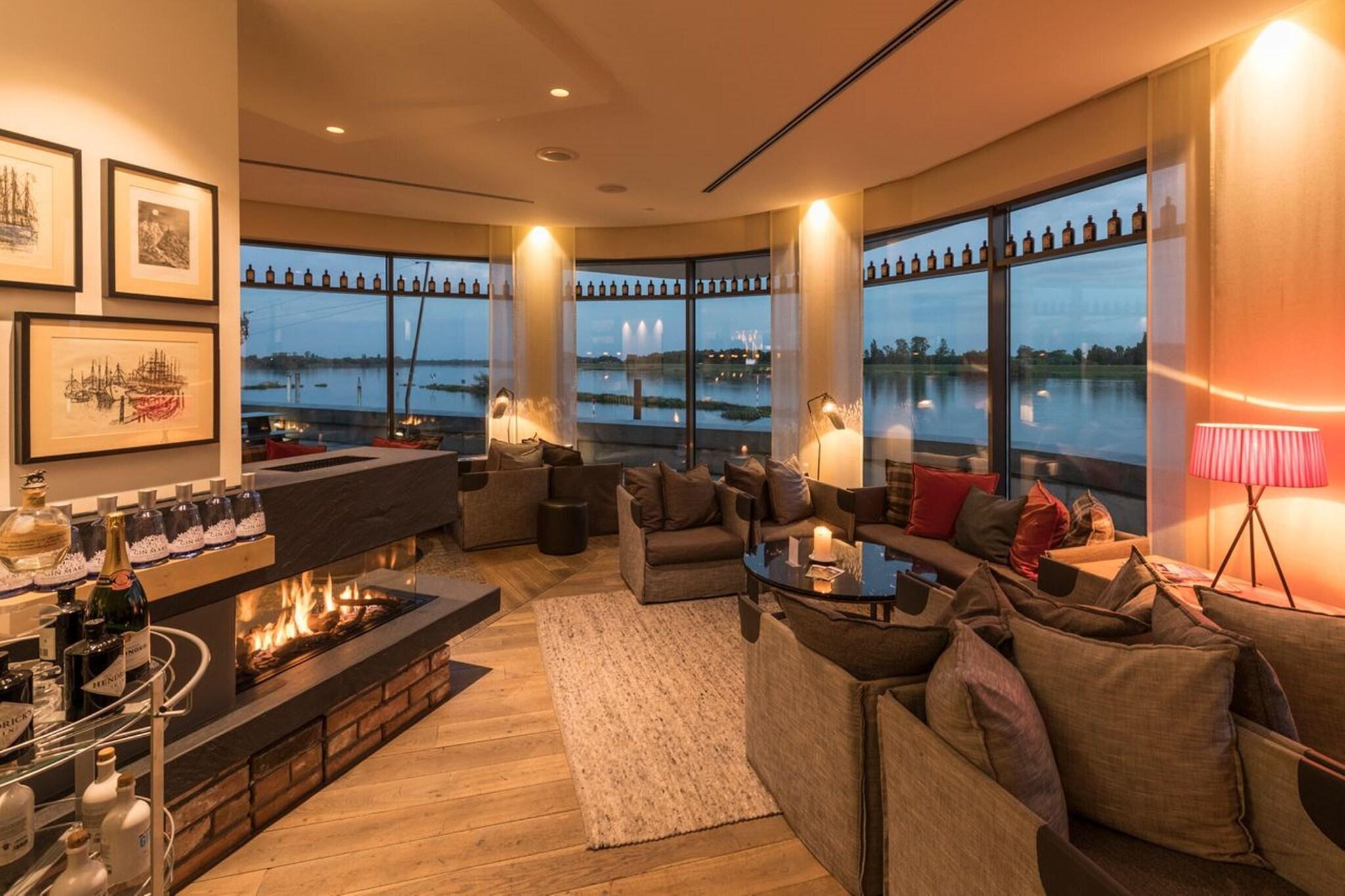 Bar/Salón Zollenspieker Fährhaus