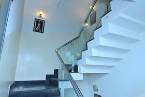 Alojamiento - Hotel Twinkle Regency