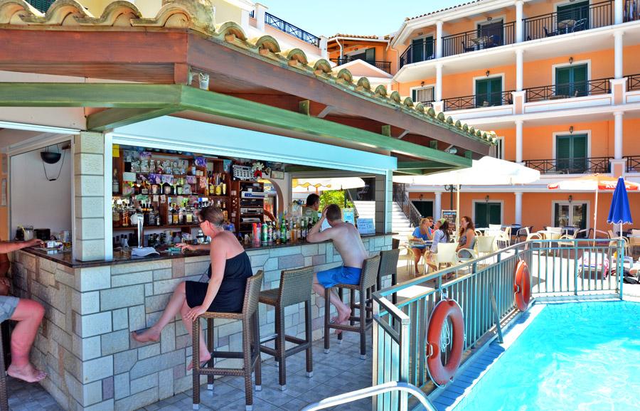 Bar/Salón Alamis Apartments