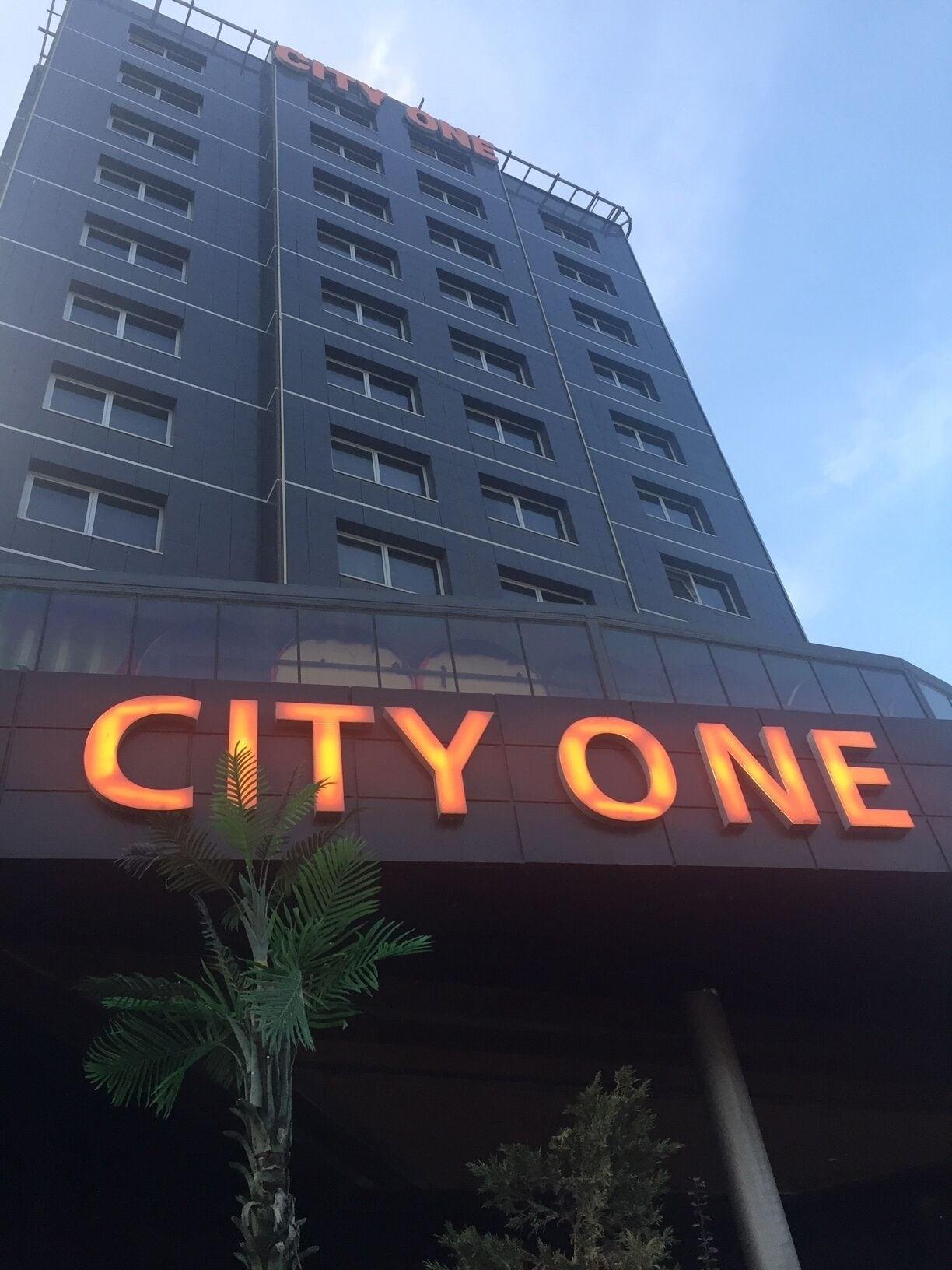 Varios City One Hotel & SPA