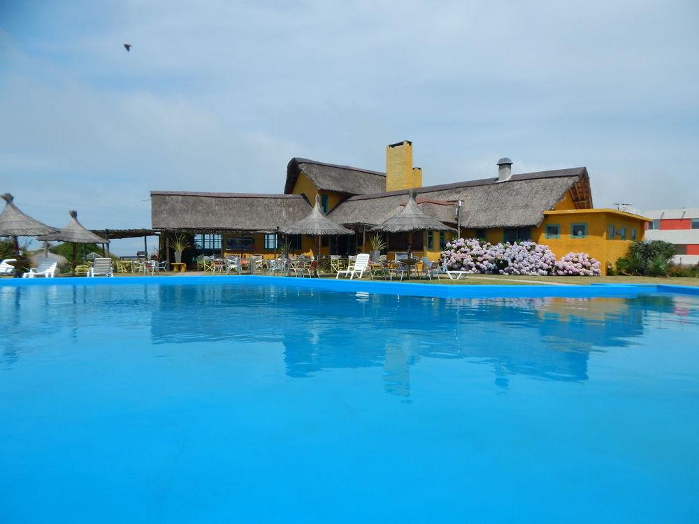Vista Piscina SOTAVENTO APART HOTEL