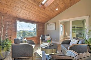 Alquiler Vacacional - Picturesque Farmhouse on Working Almond Ranch