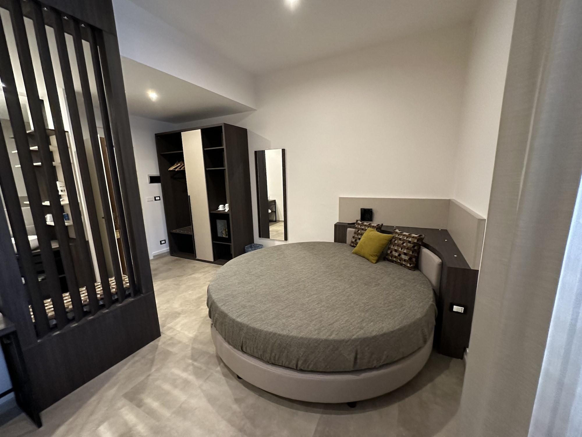 Varios Hotel Tonic