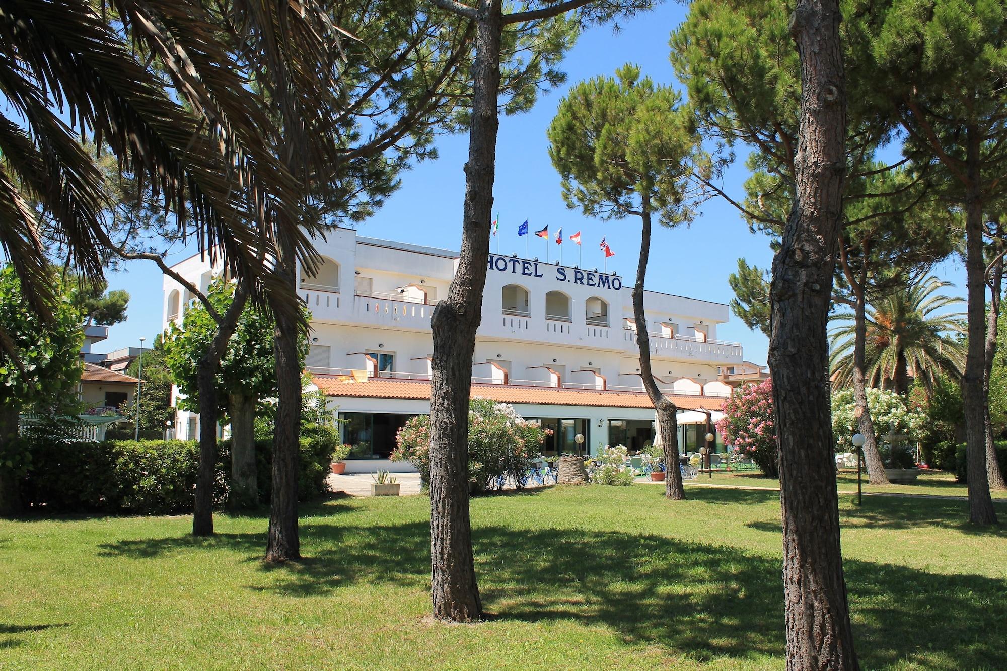 Vista Exterior Hotel San Remo