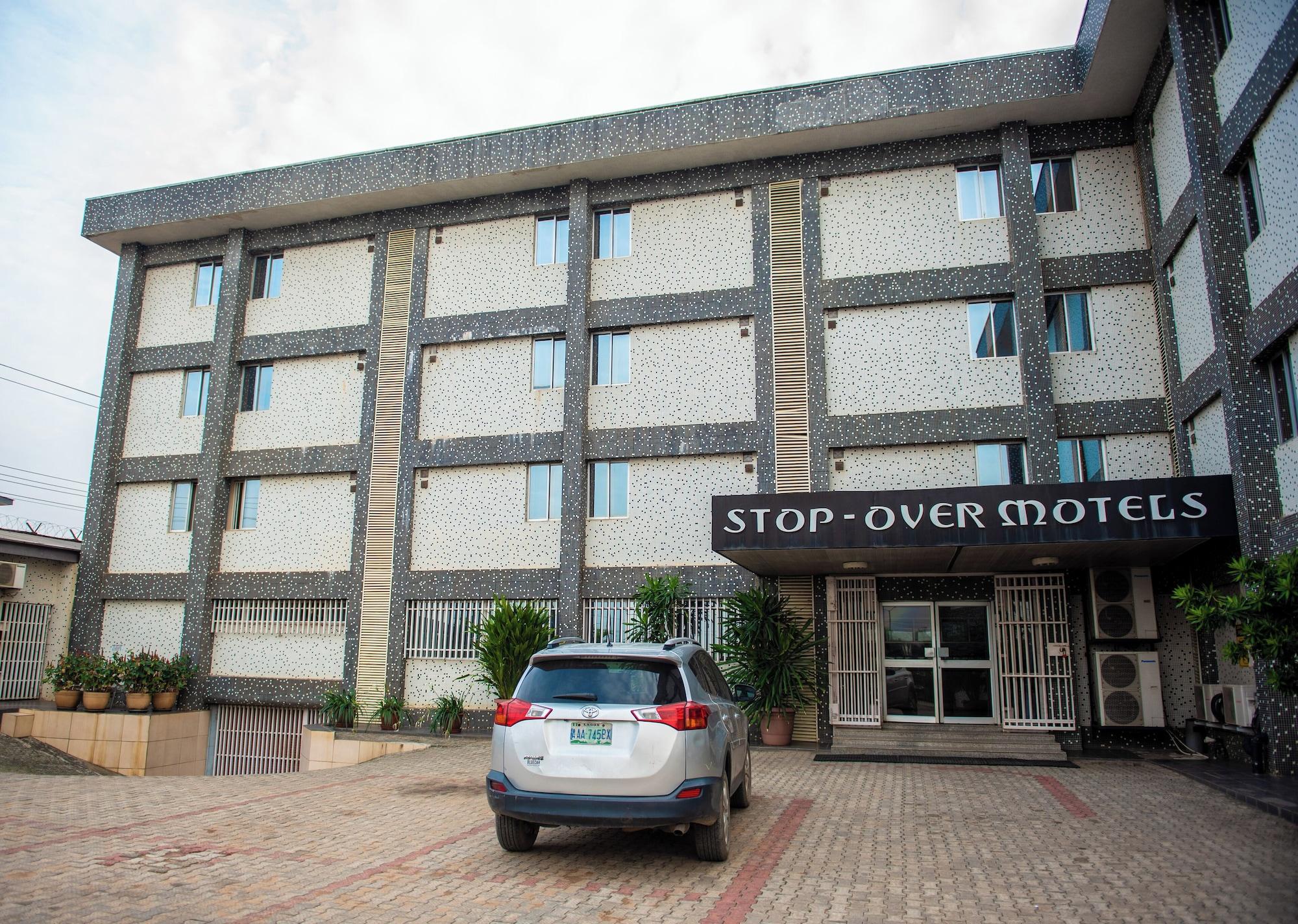 Vista Exterior Stop Over Motels