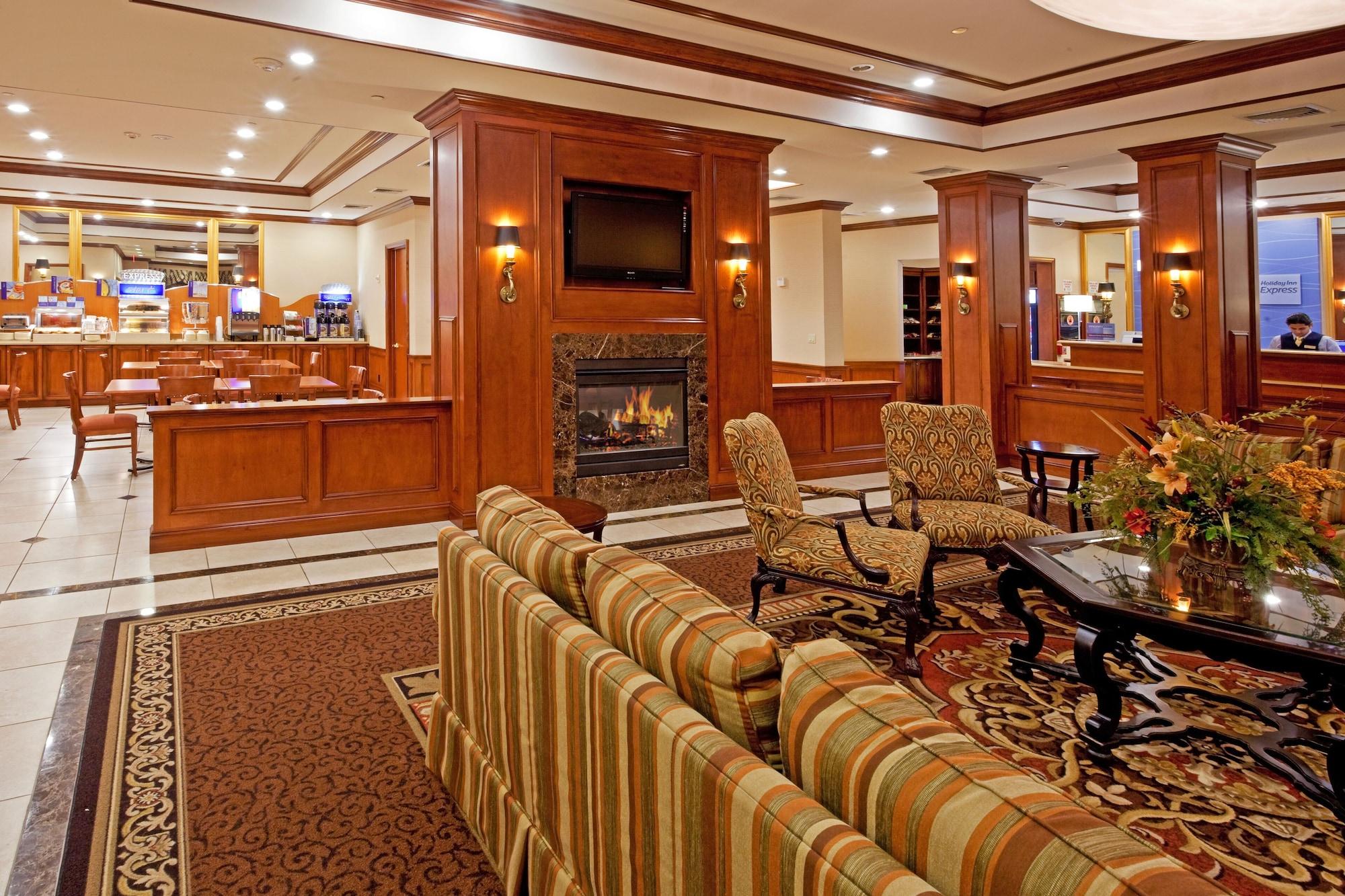 Vista Lobby Rockville Centre Hotel - JFK Airport