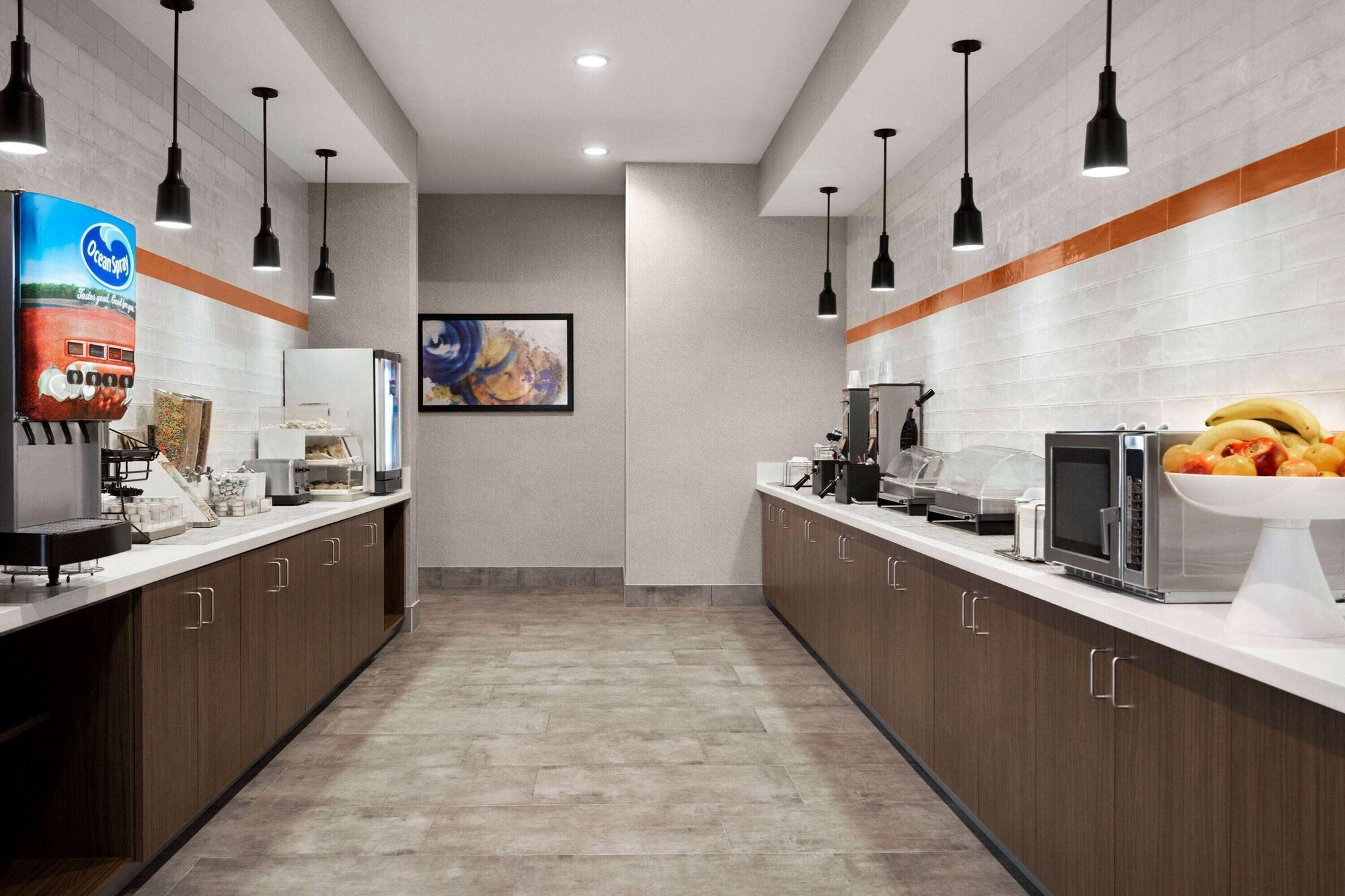Restaurant La Quinta Inn & Suites by Wyndham Del Rio