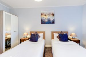 Alquiler Vacacional - 2 Bdrm Penthouse with parking Wycombe