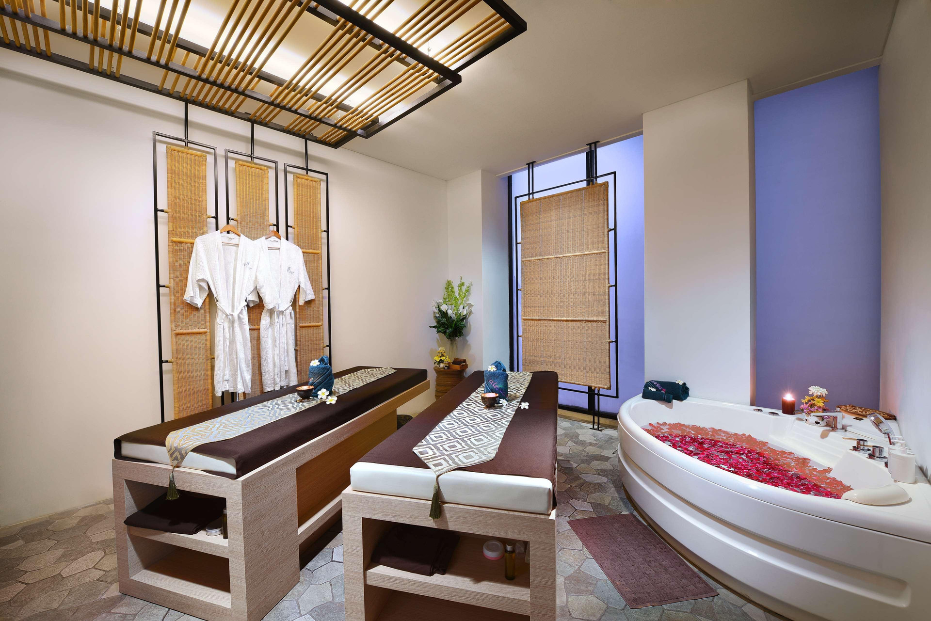 Instalaciones Recreativas Golden Tulip Holland Resort Batu