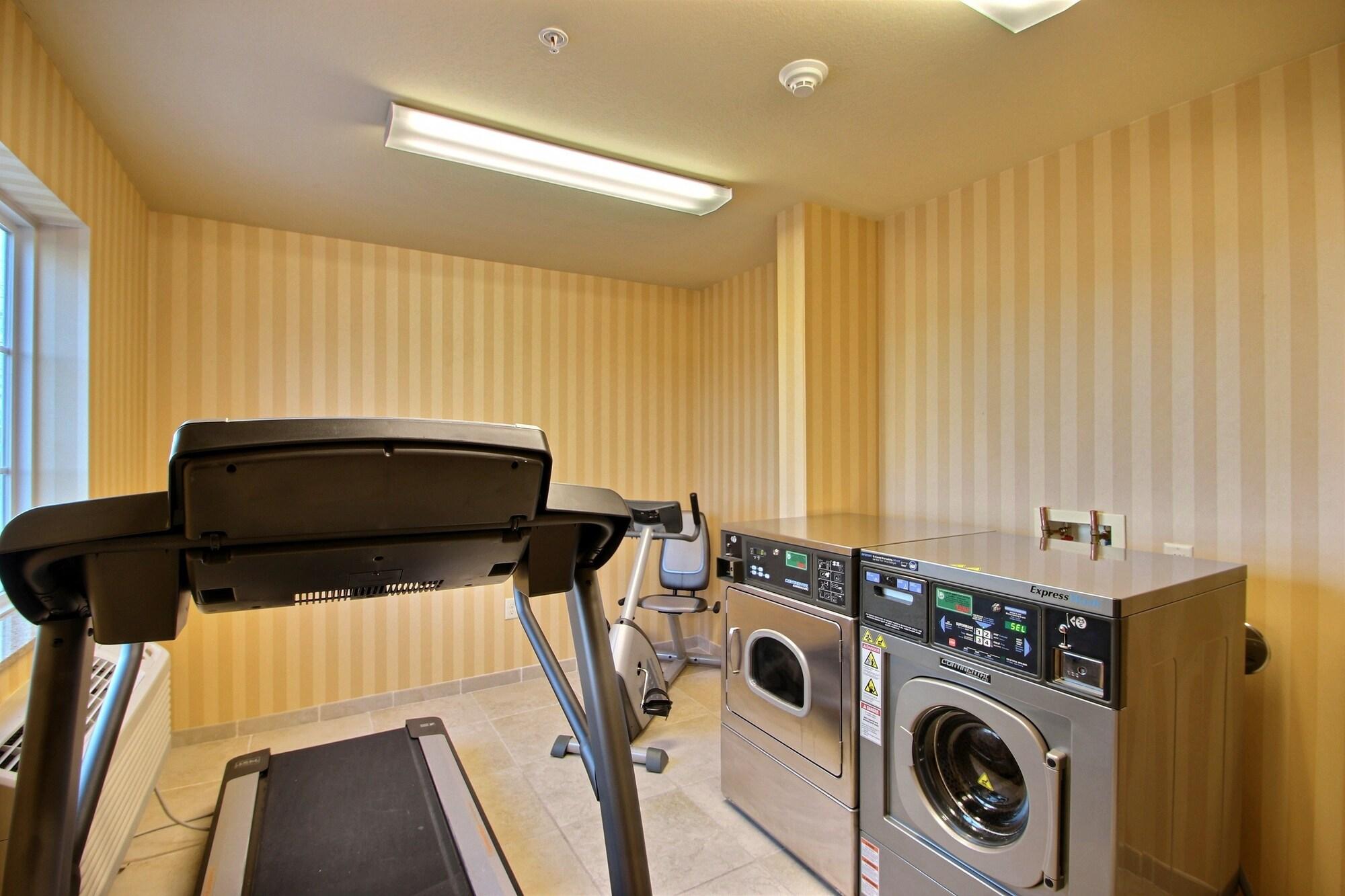 Gimnasio AmericInn by Wyndham Oshkosh