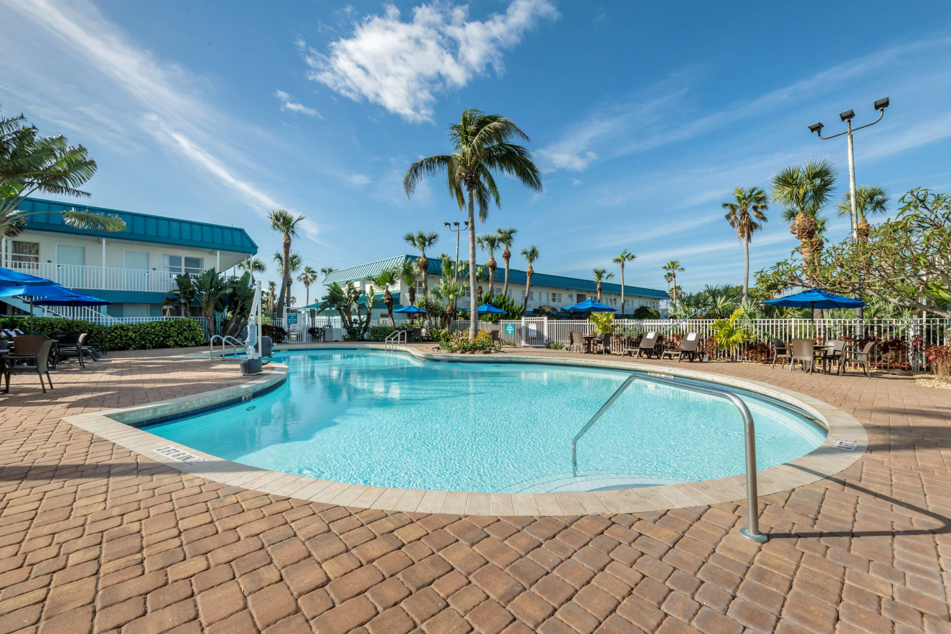 Vista Piscina Best Western Cocoa Beach - Port Canaveral