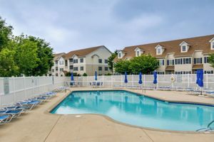 Alquiler Vacacional - Condo w/ Pool Access ~ 2 Mi to Rehoboth Beach!